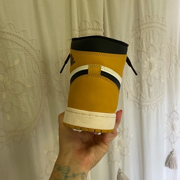 Nike JORDANS  High-Top Sneakers - Picture 13 of 13